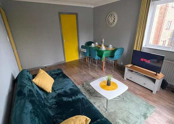 Lovely 2 Bed Apartment In Town Centre With Breakfast Included