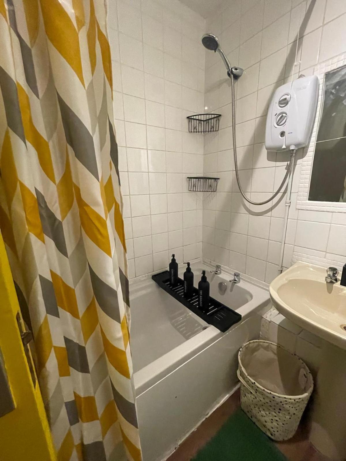 Lovely 2 Bed In Town Centre With Breakfast Included