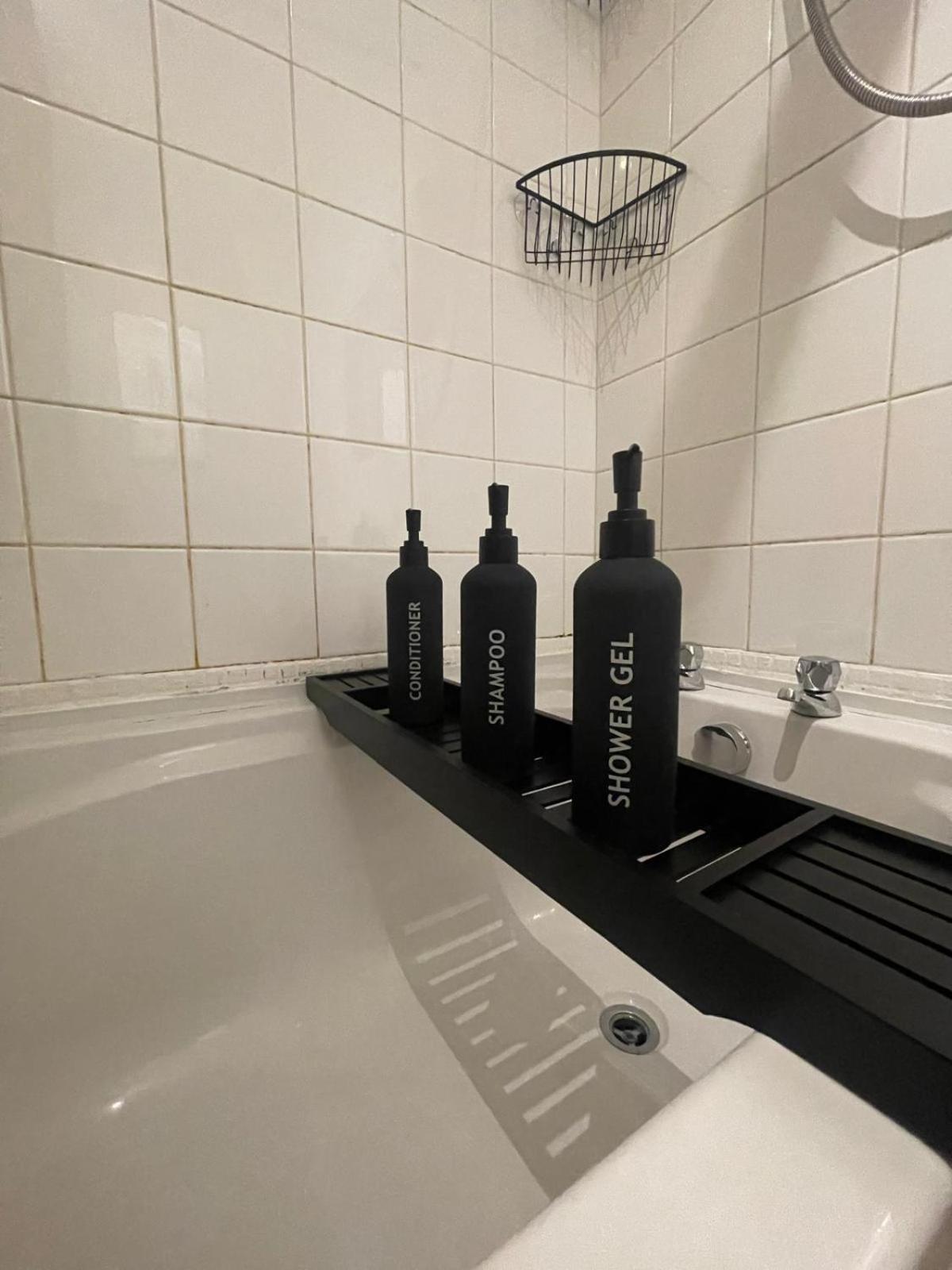 Lovely 2 Bed In Town Centre With Breakfast Included Apartment *