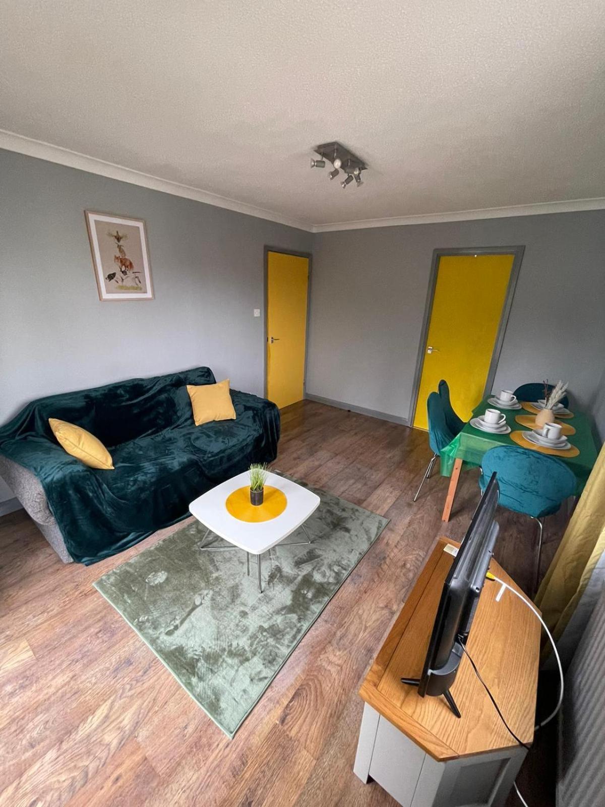 Lovely 2 Bed In Town Centre With Breakfast Included * Bedford